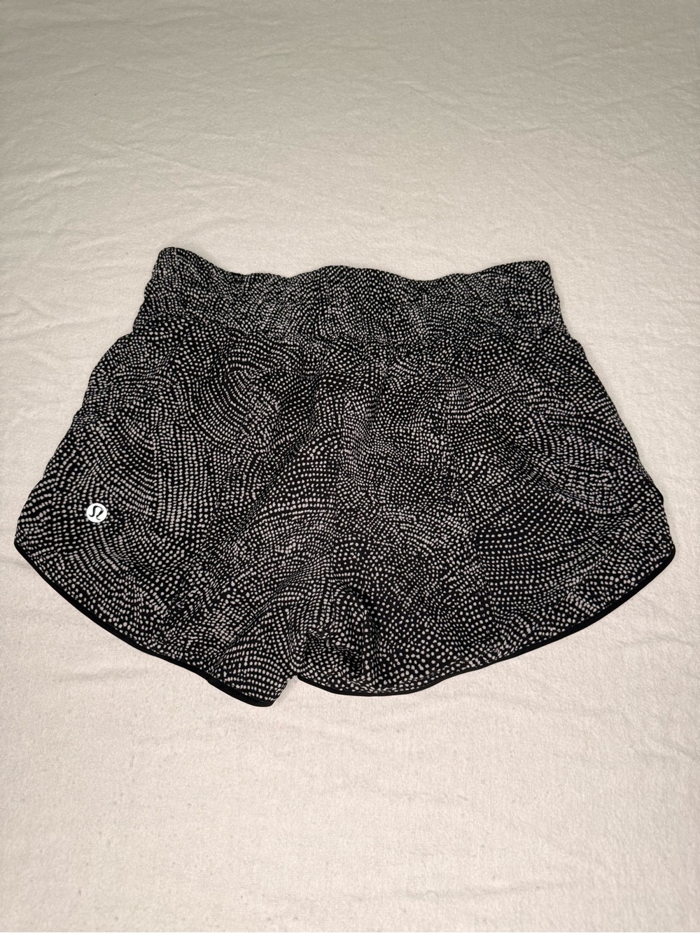 Lululemon Reversible Running Shorts Size 2 Black White Print 2.5” Inseam
